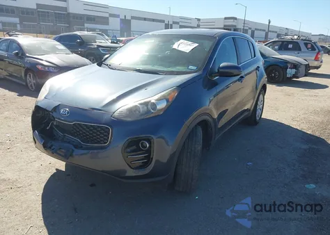 2018 Kia Sportage Lx z USA, uszkodzony, nr VIN KNDPMCACXJ7422346